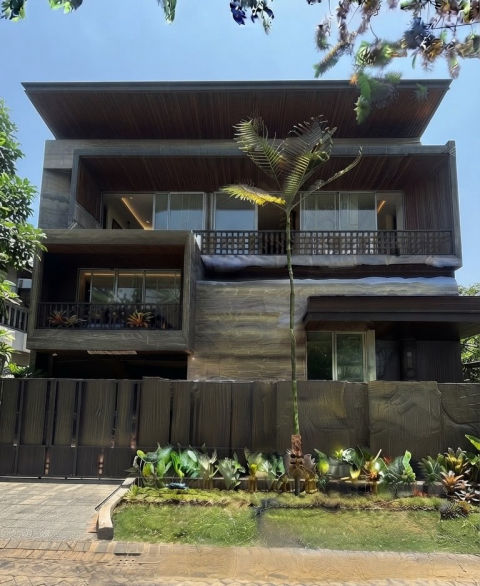 Dijual Rumah Pakuwon Indah Cluster Imperial Golf Baru Gress